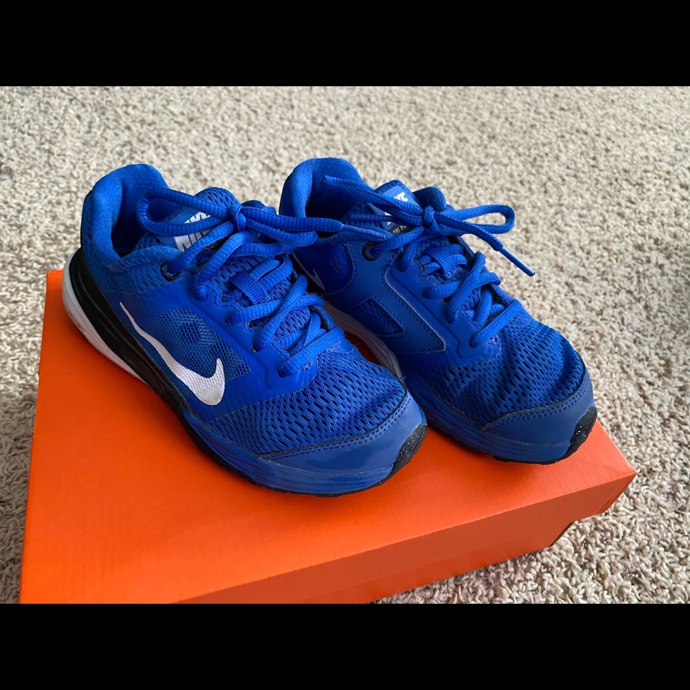 Nike kids shoes 👟 size 13c